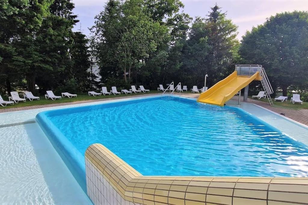 2-Zimmer Wohnung, Pools, Sauna Und Balkon Санкт-Энгльмар Экстерьер фото