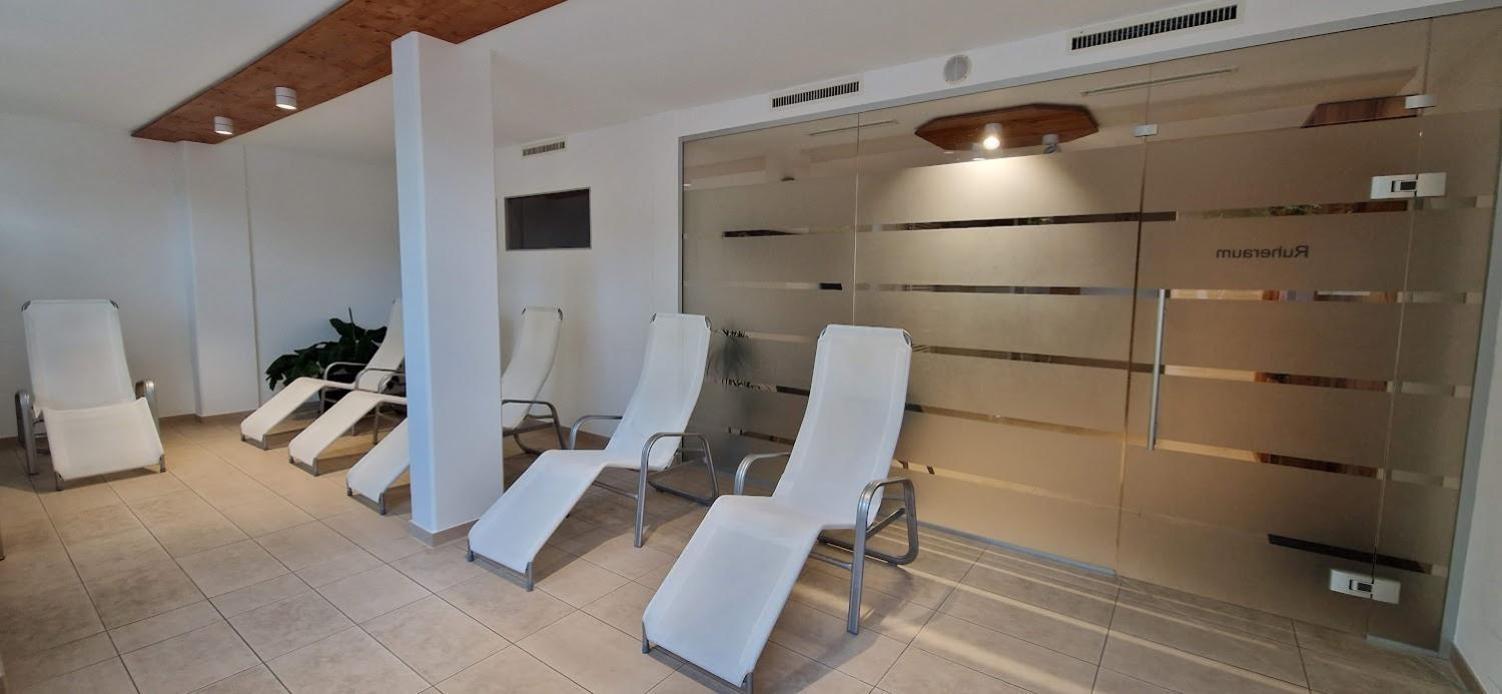 2-Zimmer Wohnung, Pools, Sauna Und Balkon Санкт-Энгльмар Номер фото