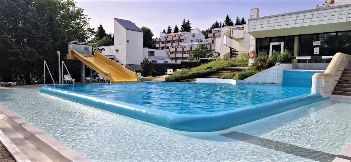 2-Zimmer Wohnung, Pools, Sauna Und Balkon Санкт-Энгльмар Номер фото